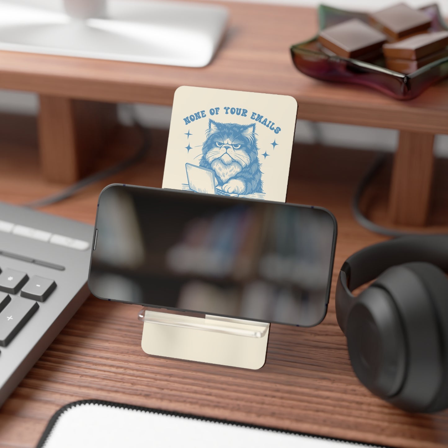 Funny Cat Phone Stand – "None of Your Emails Are Finding Me Well"