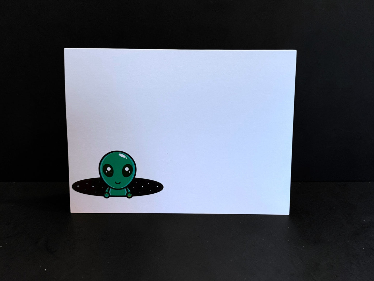 Peek-a-boo Alien Notecard